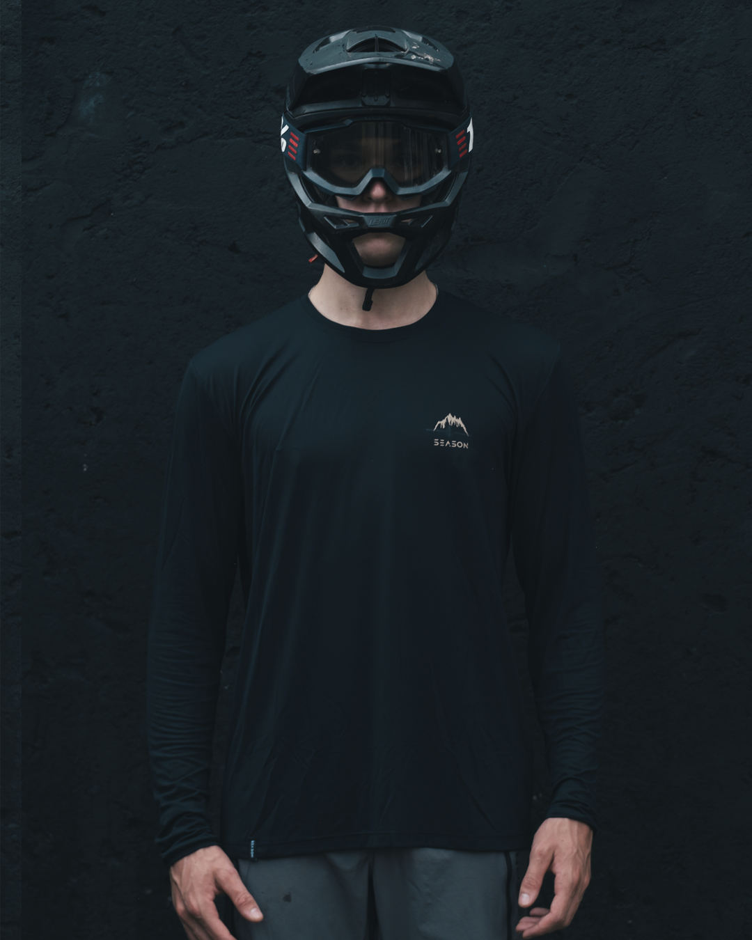 Camisa Trail - Essential Black - Manga Longa