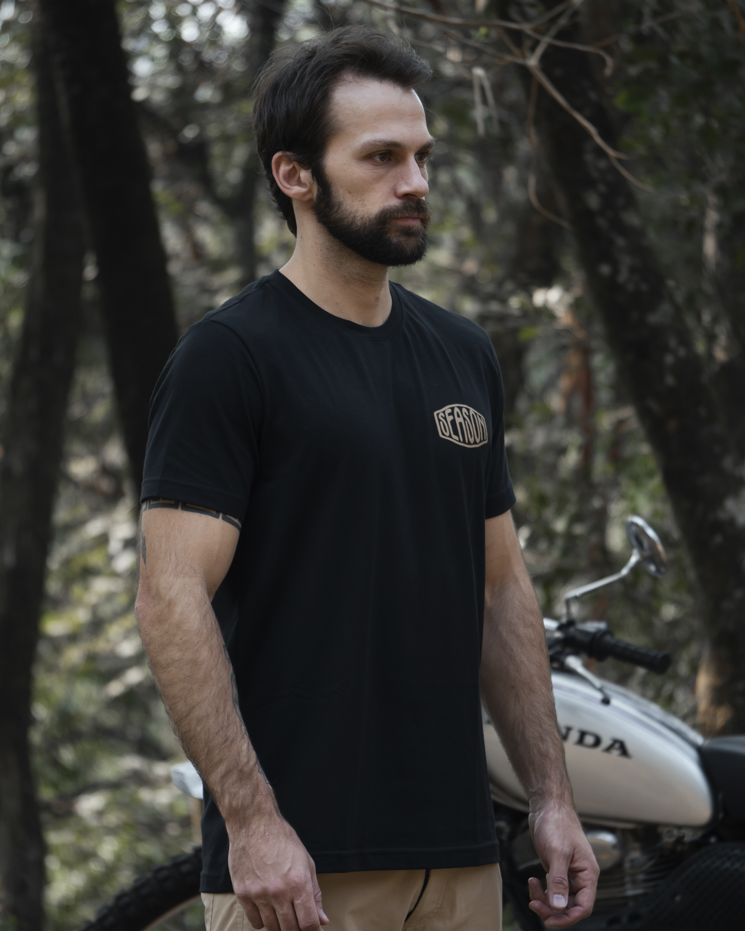 Camiseta Classic Season - Black/Khaki
