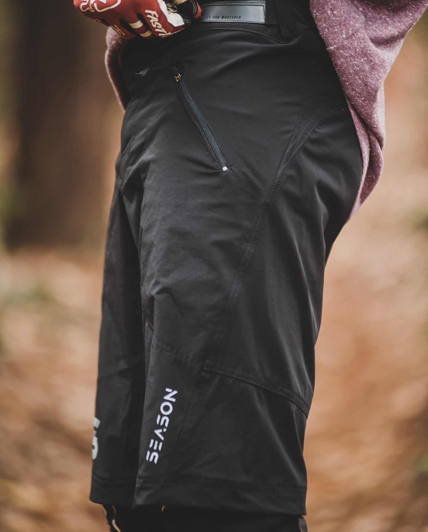 Bermuda Season - Black