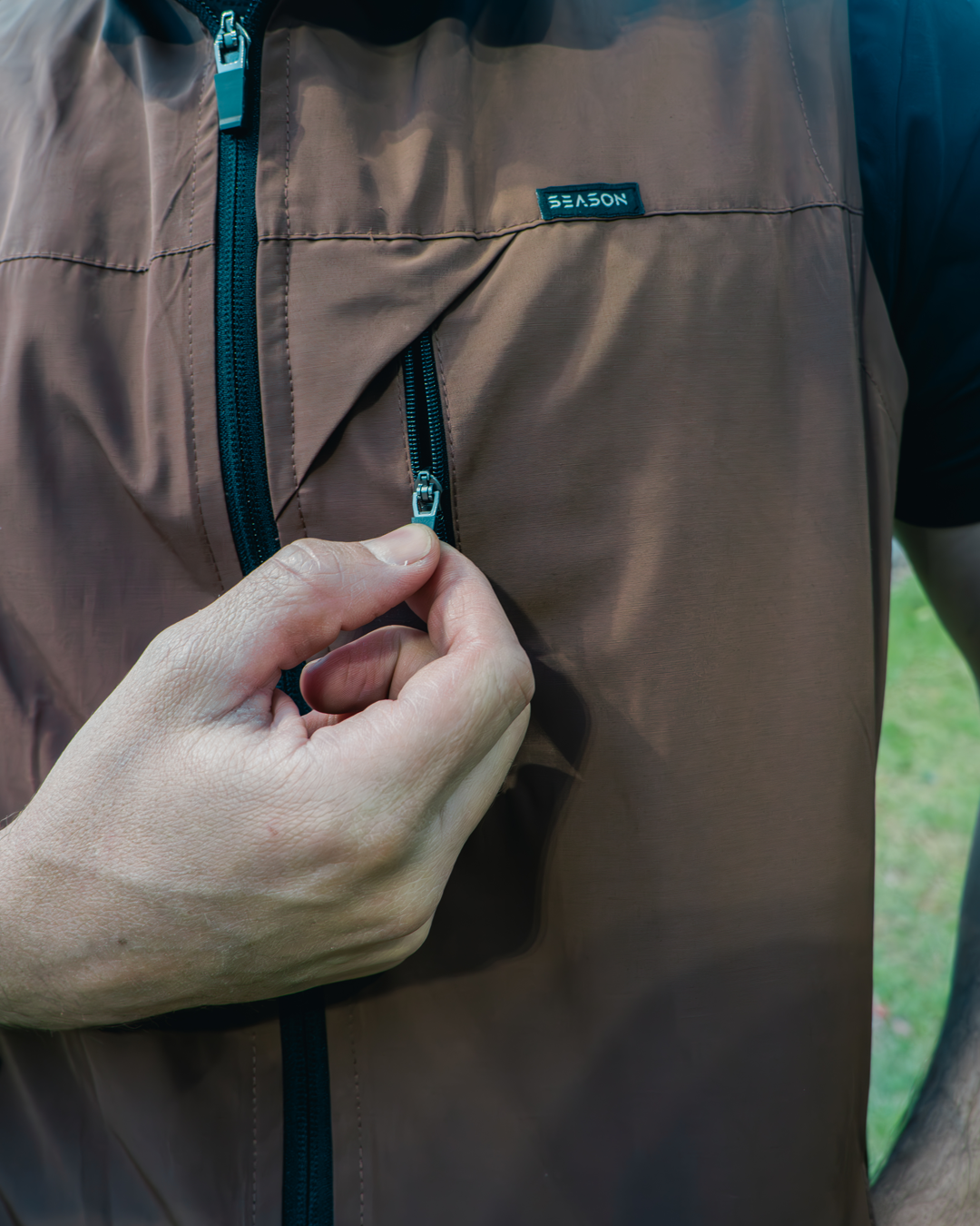 Colete Windbreaker Season - Dark Brown